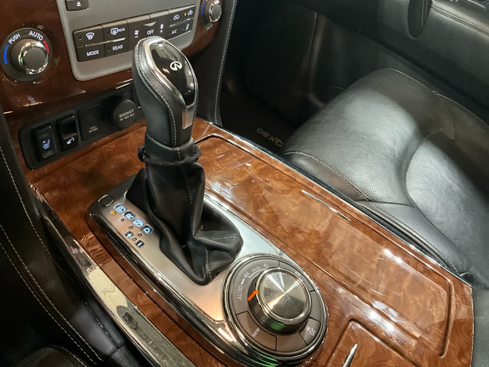 2018 INFINITI QX80 AWD