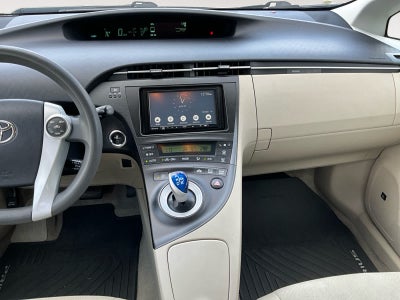 2010 Toyota Prius III
