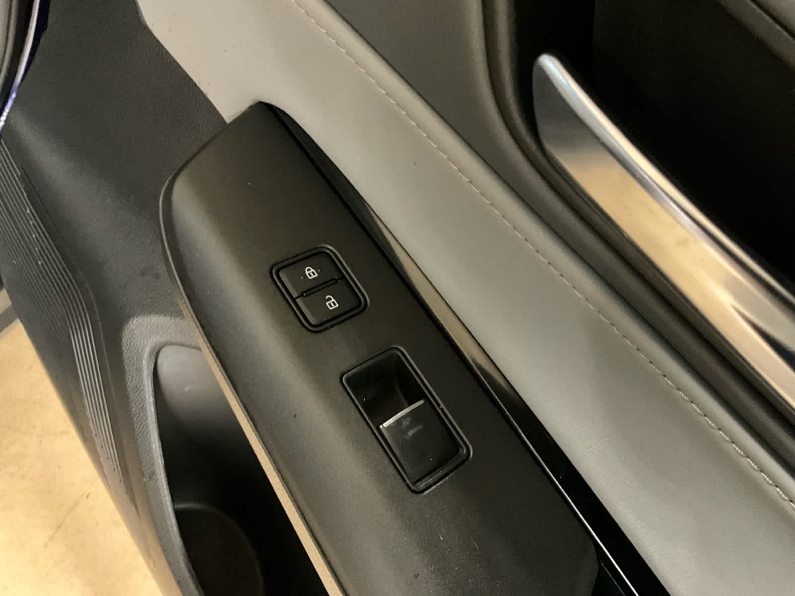 2023 Toyota Venza LE