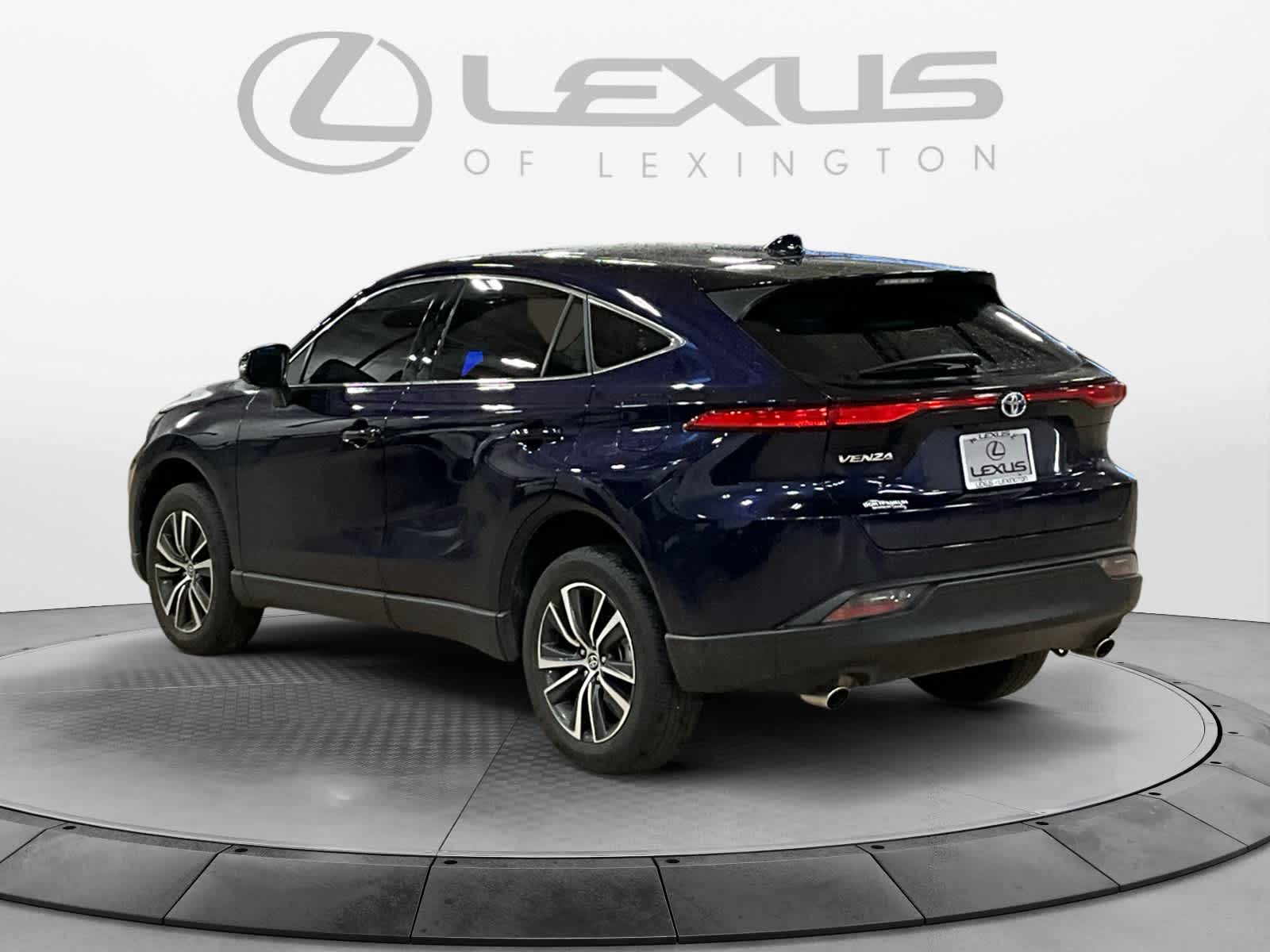 2023 Toyota Venza LE