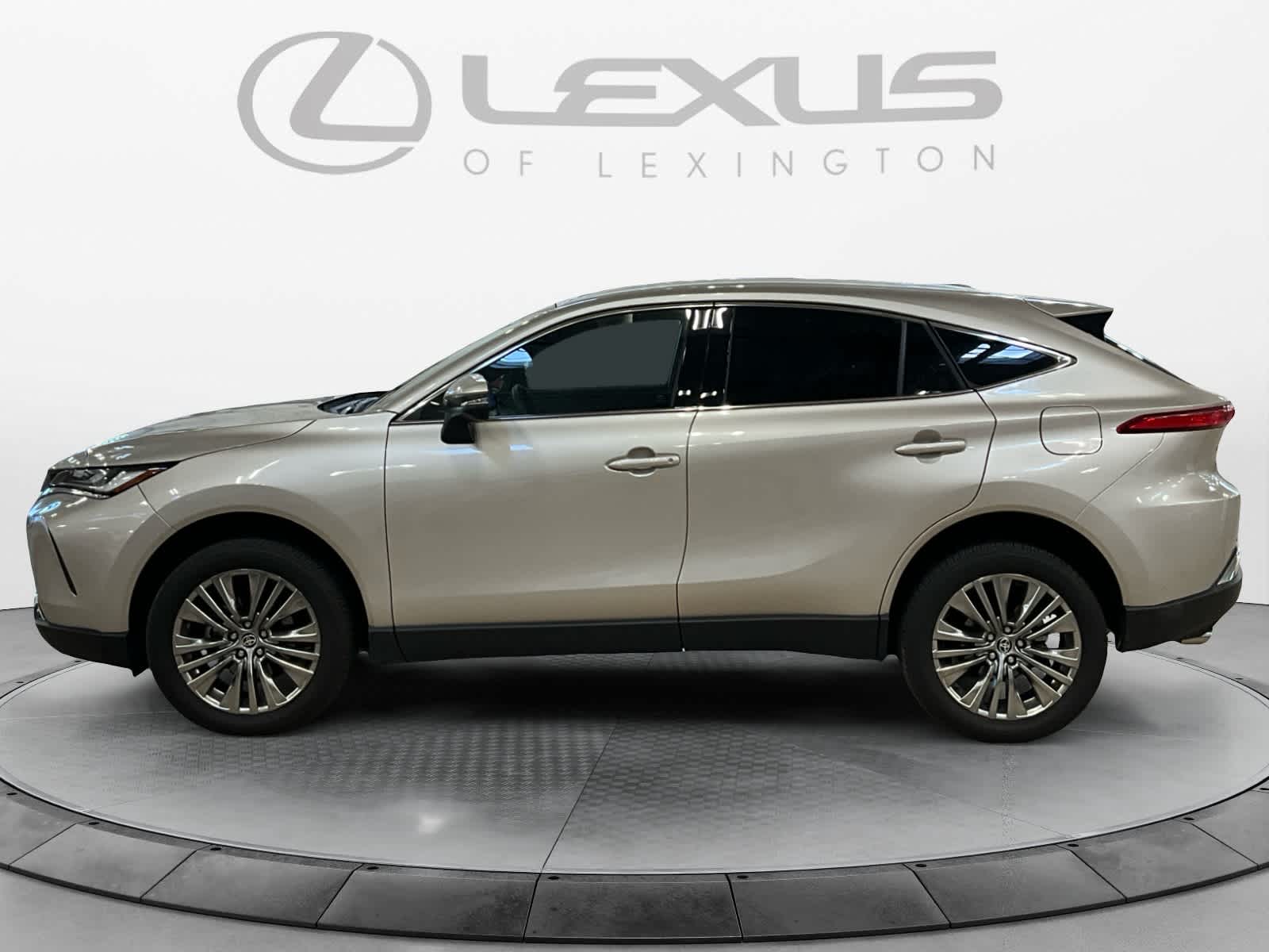 2023 Toyota Venza XLE