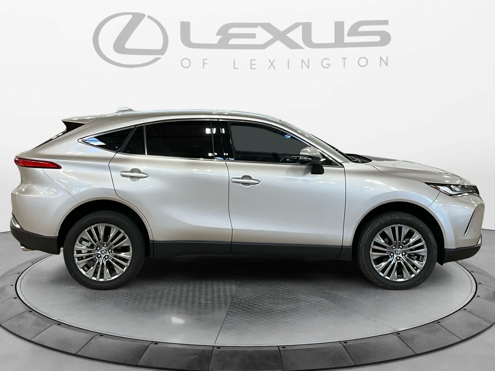 2023 Toyota Venza XLE