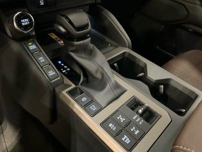 2026 Toyota Land Cruiser 4WD (Natl)