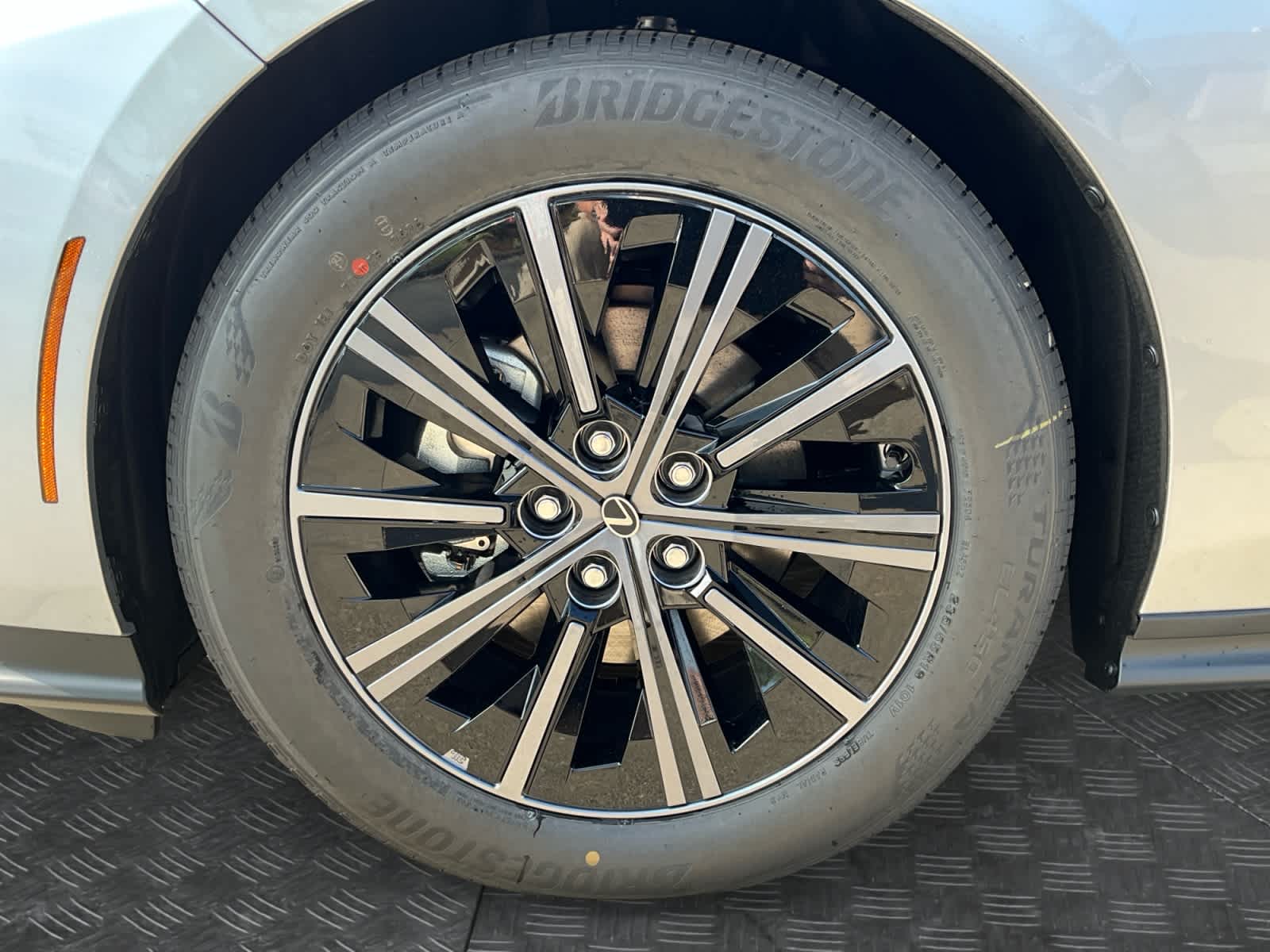 2026 Lexus ES 350h Premium