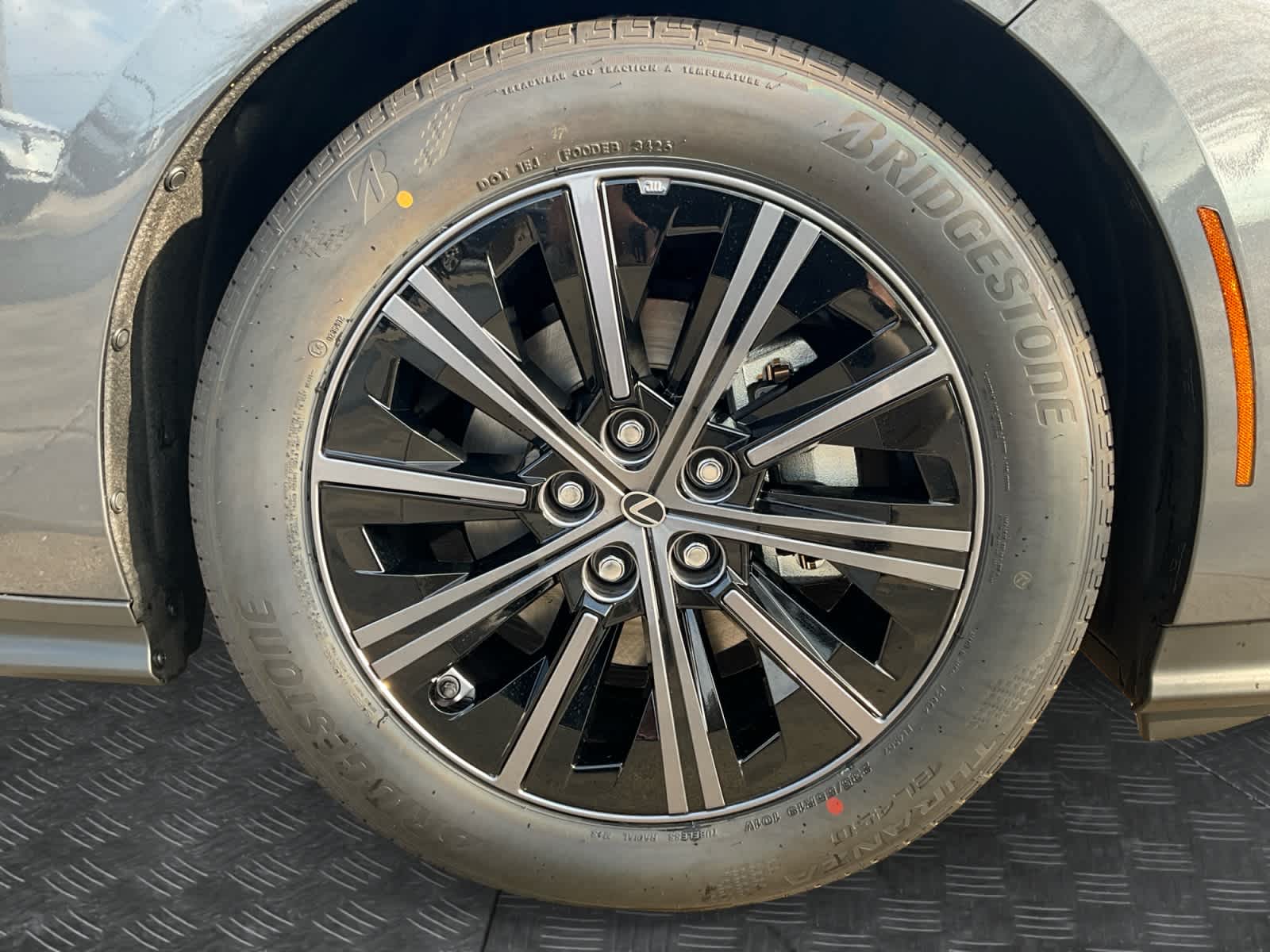 2026 Lexus ES 350h Premium