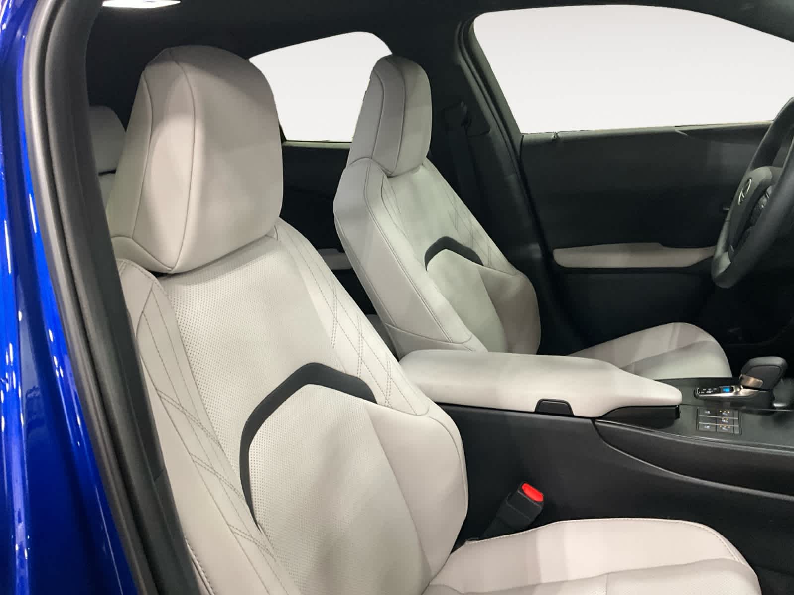 2026 Lexus UX 300h F SPORT Design