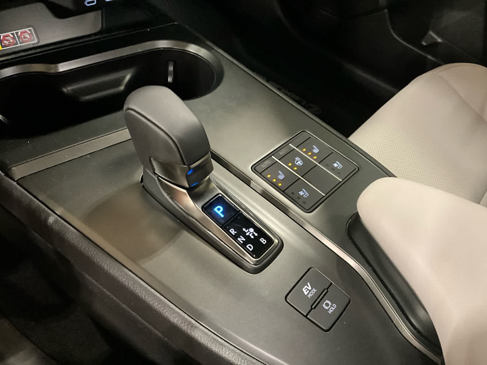 2026 Lexus UX 300h F SPORT Design