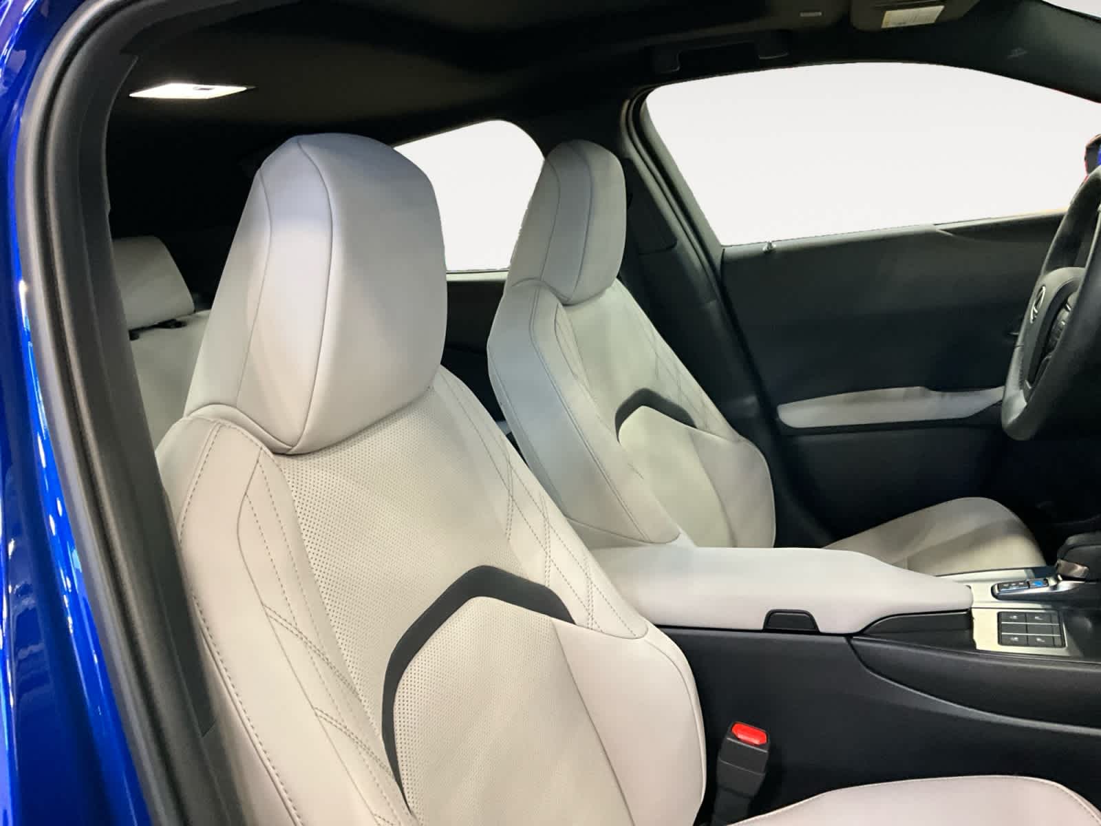 2025 Lexus UX 300h F SPORT Design