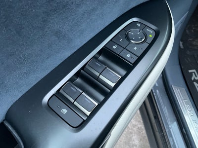 2023 Lexus RZ Luxury