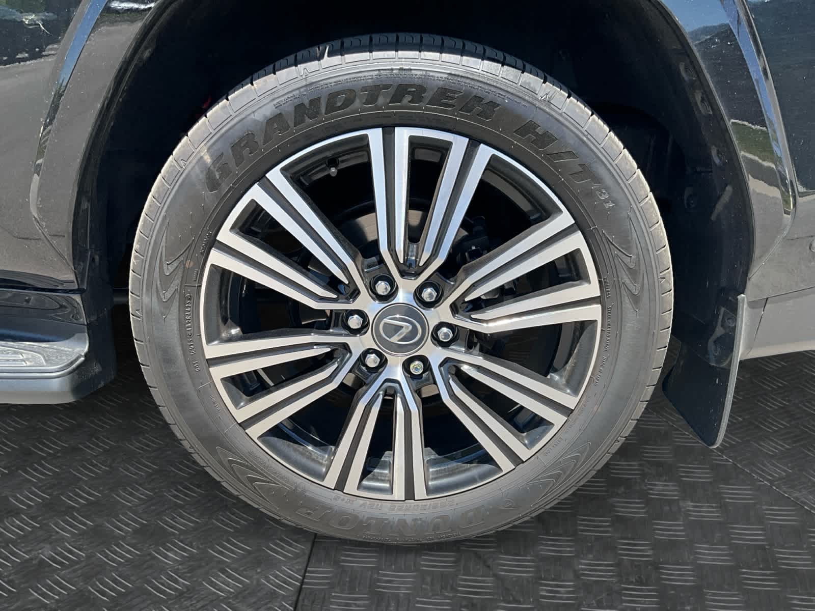 2026 Lexus LX 700h Luxury