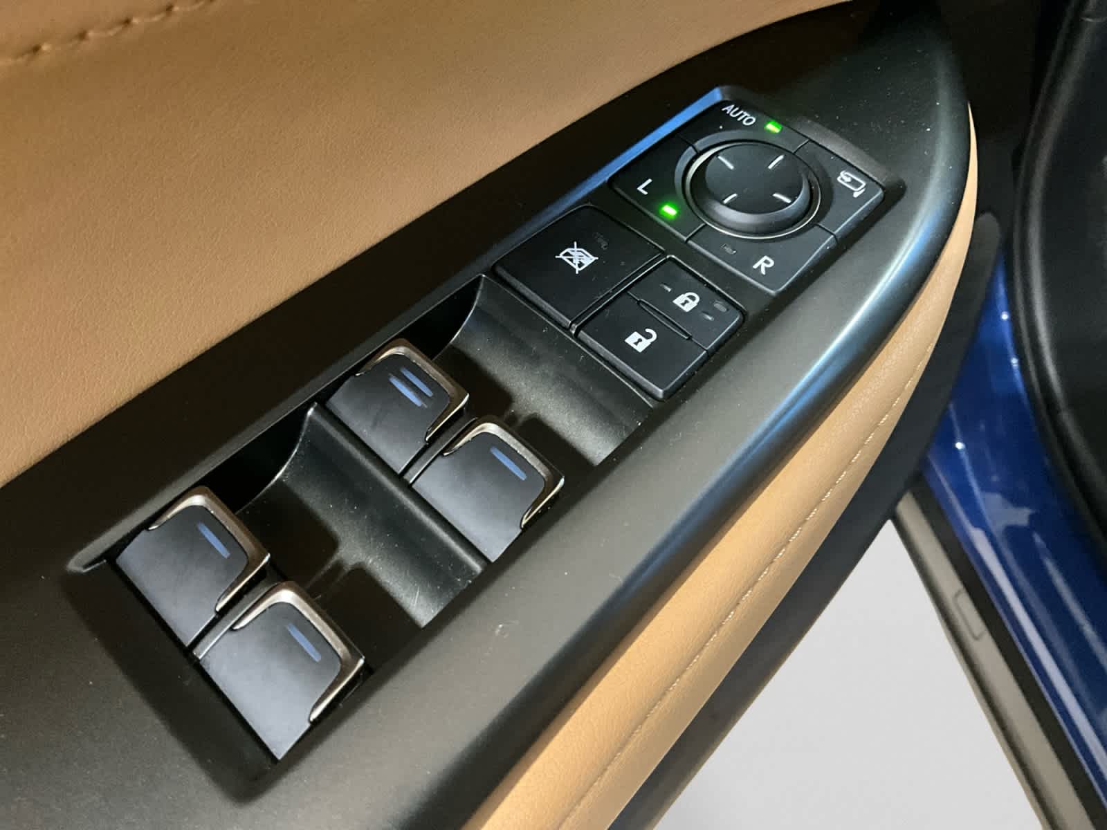 2025 Lexus NX 350h Premium