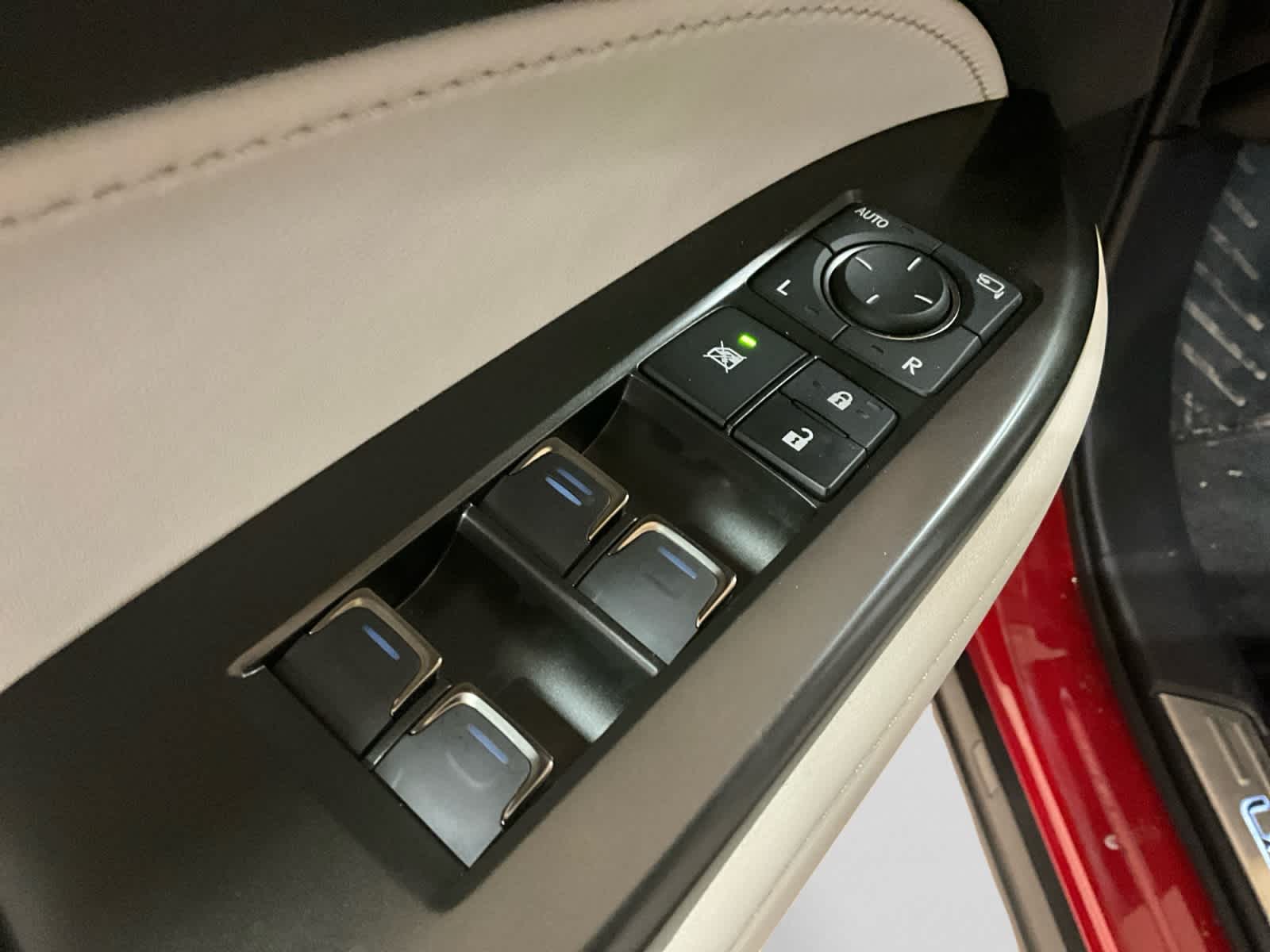 2025 Lexus NX 450h+ Luxury