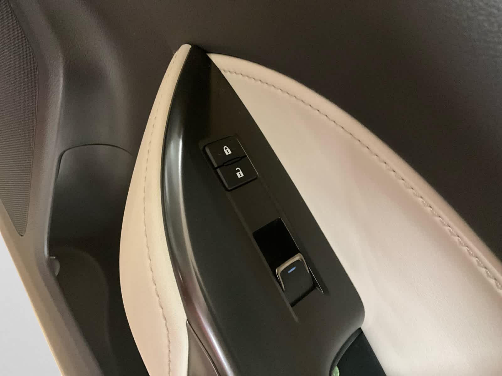 2025 Lexus NX 450h+ Luxury