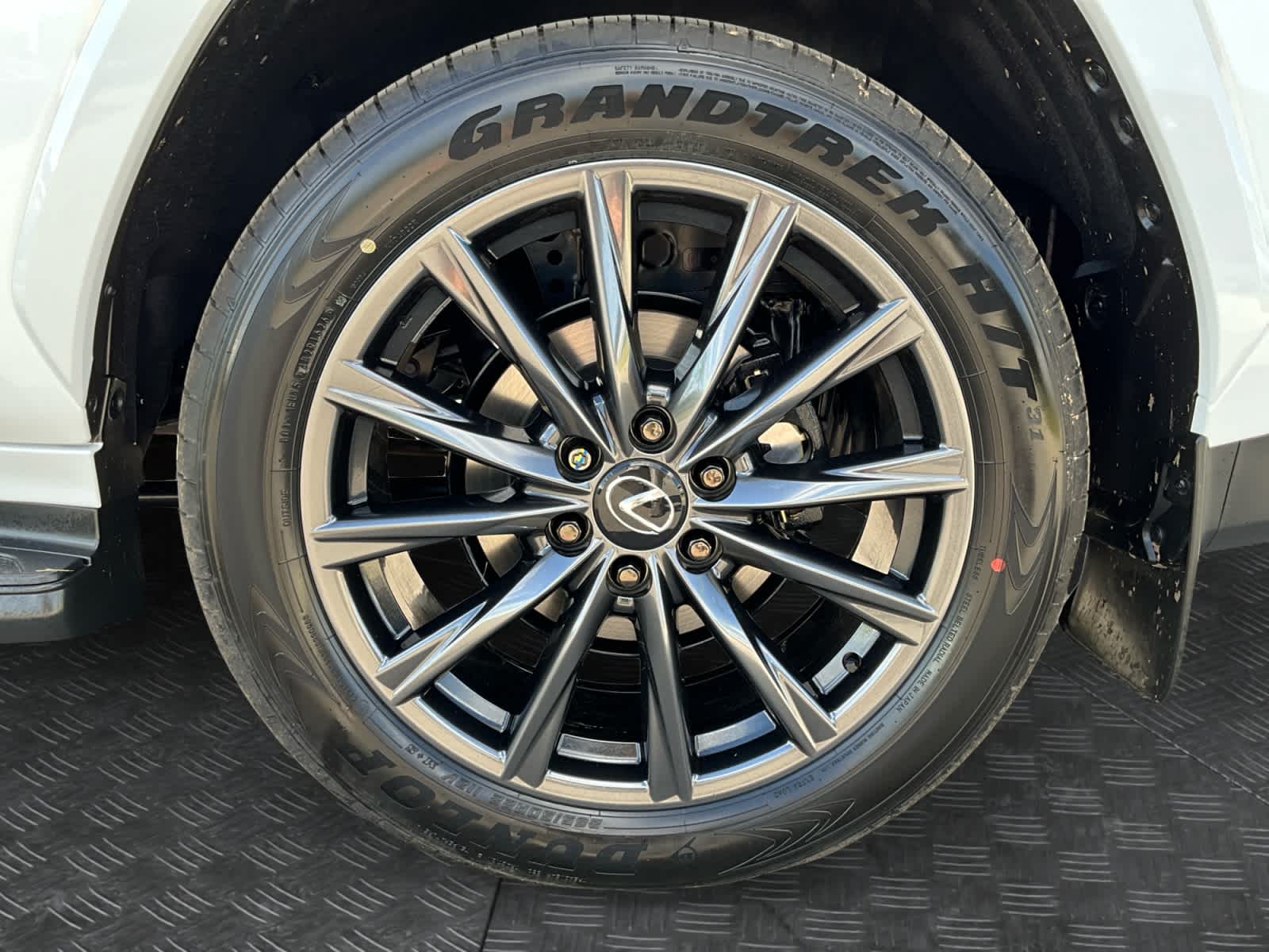 2026 Lexus LX 700h F SPORT Handling