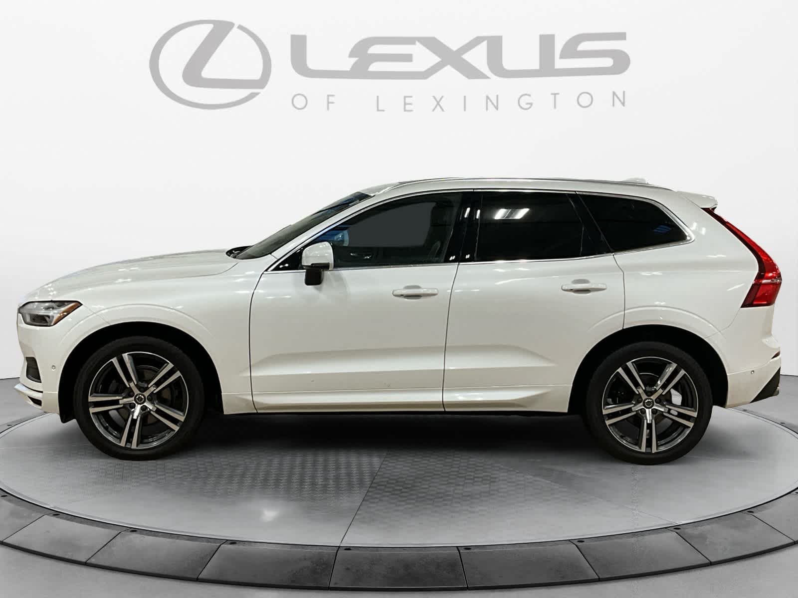 2019 Volvo XC60 Momentum