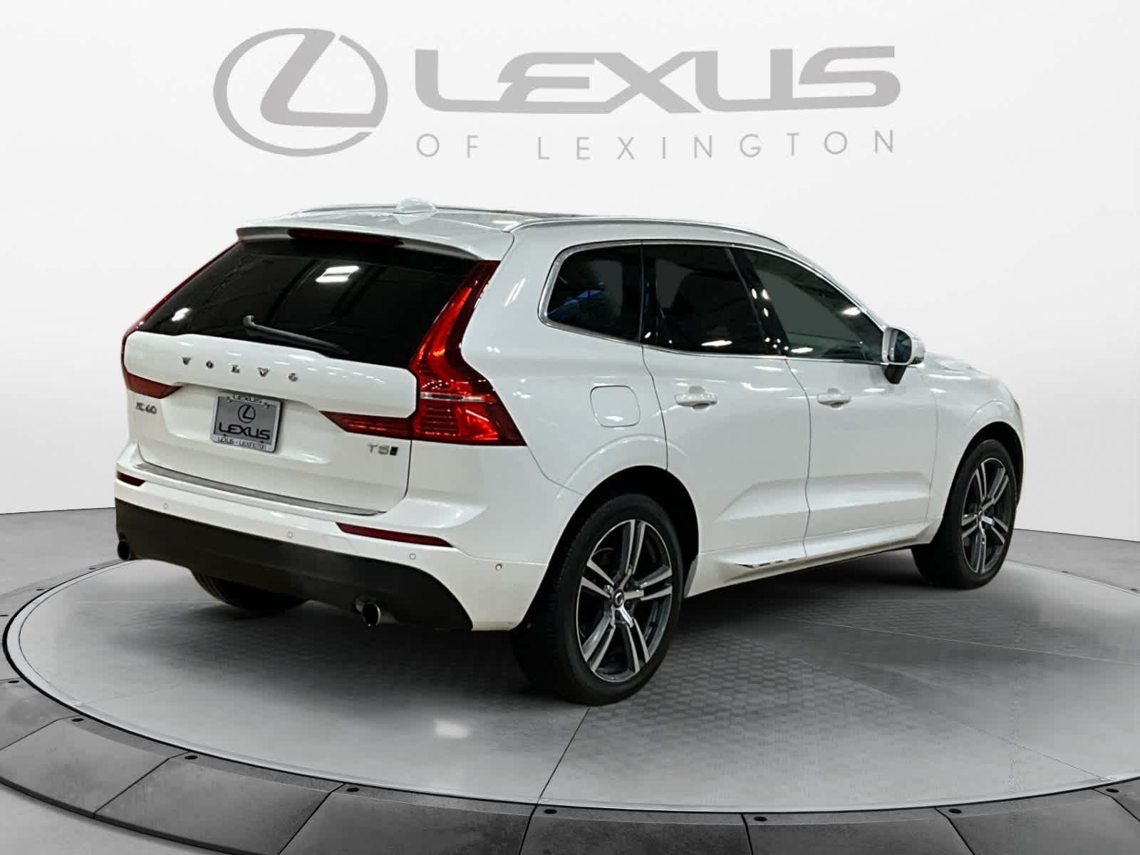 2019 Volvo XC60 Momentum