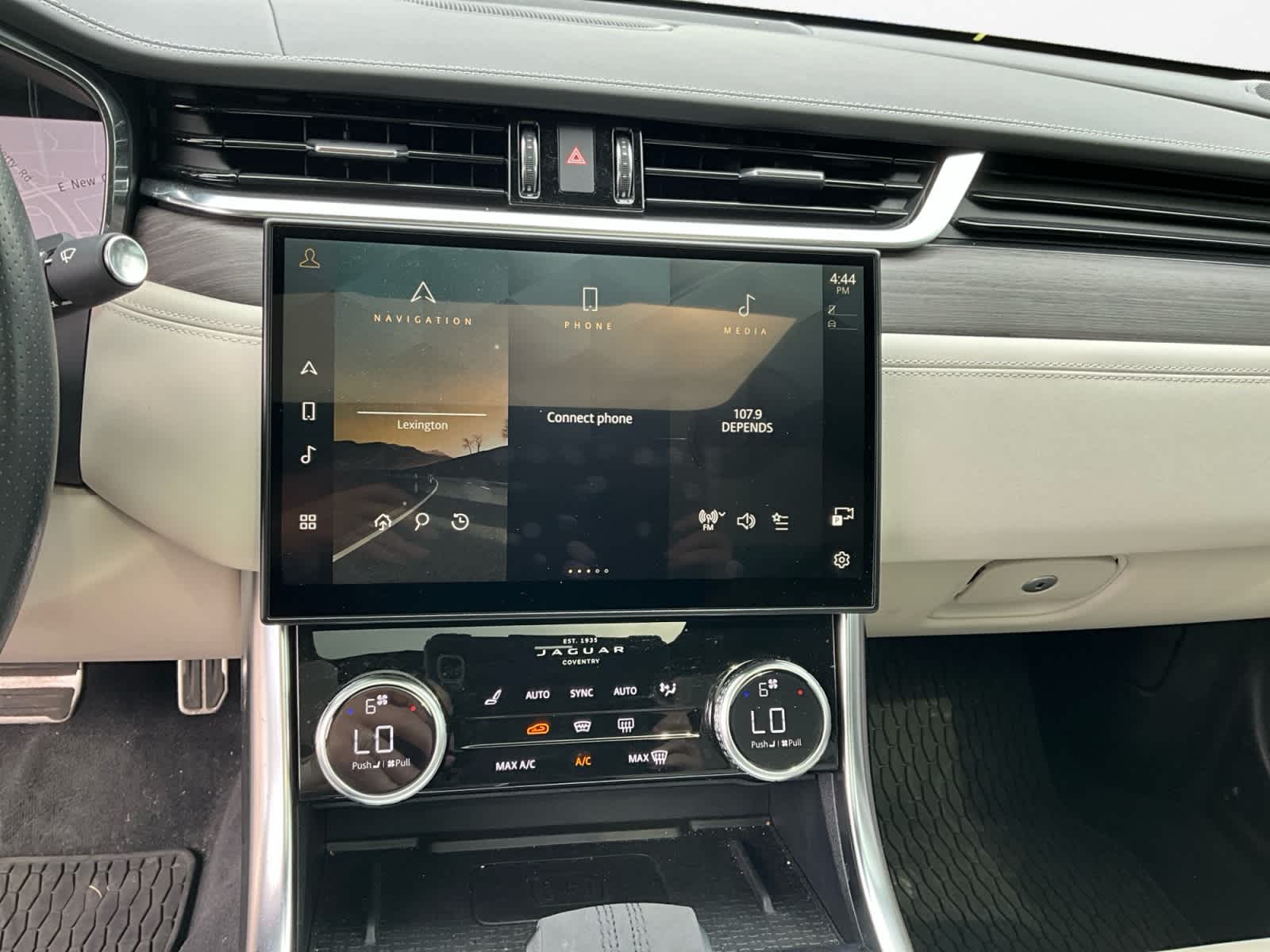 2023 Jaguar XF R-Dynamic SE