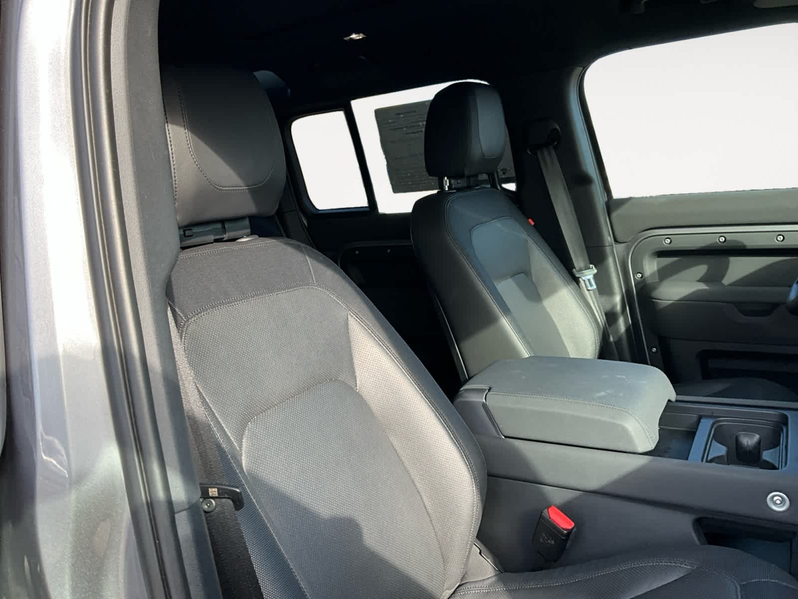 2023 Land Rover Defender X-Dynamic SE