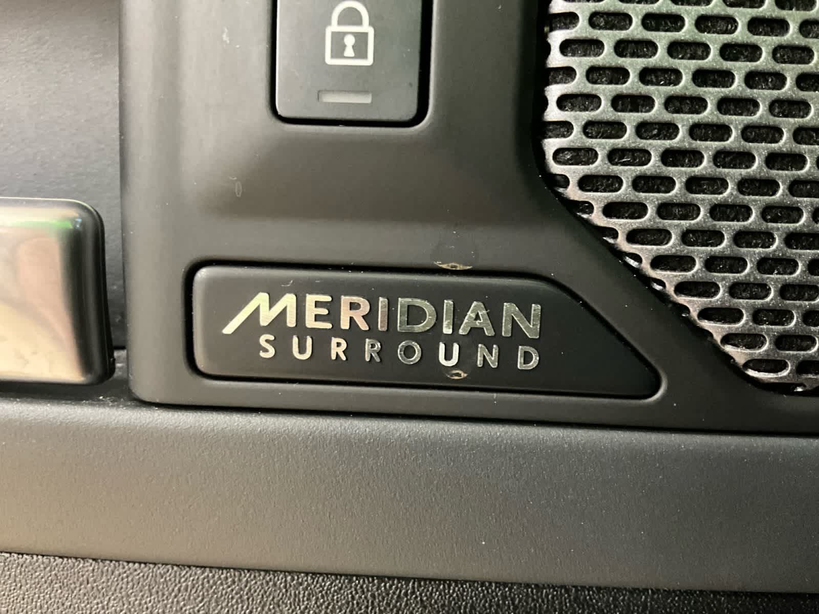 2024 Land Rover Defender X-Dynamic SE
