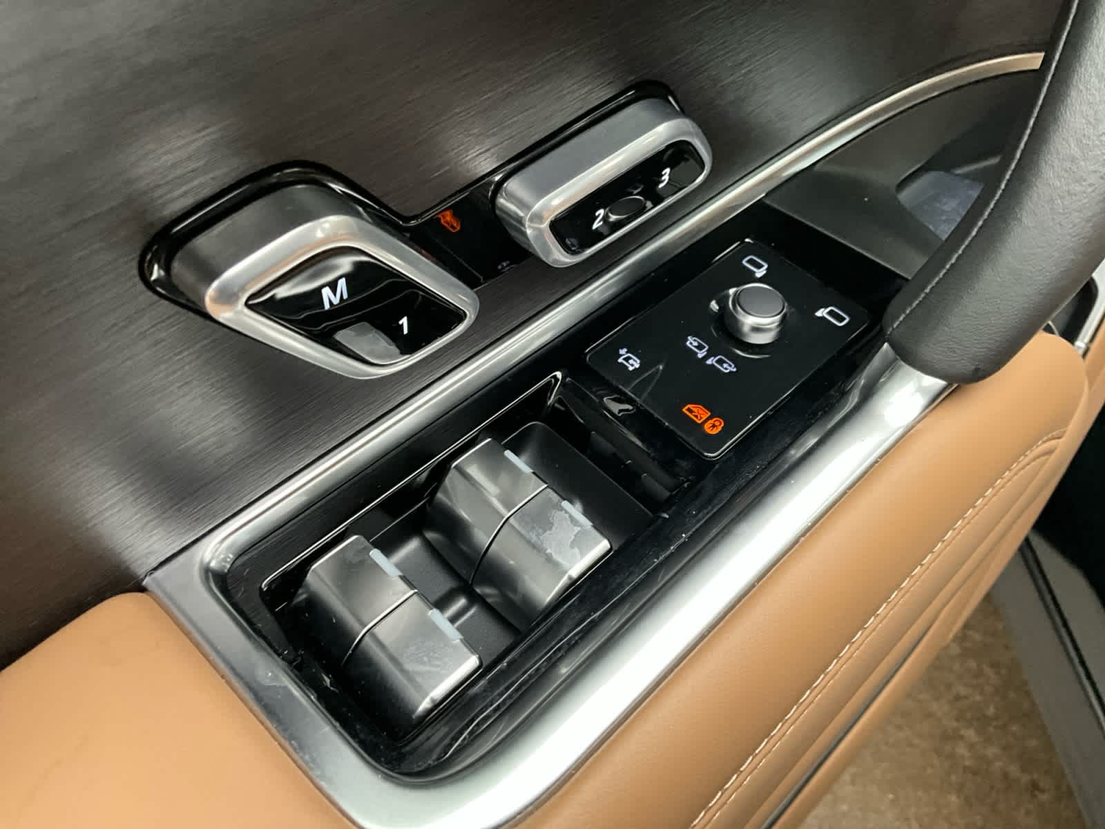 2025 Land Rover Range Rover SE