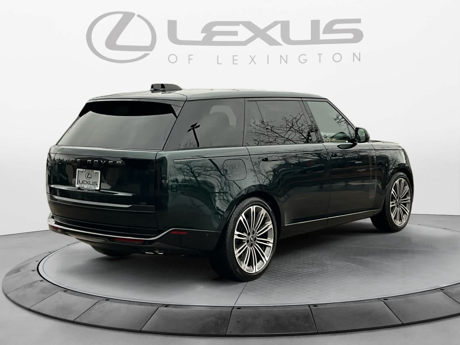 2025 Land Rover Range Rover SE