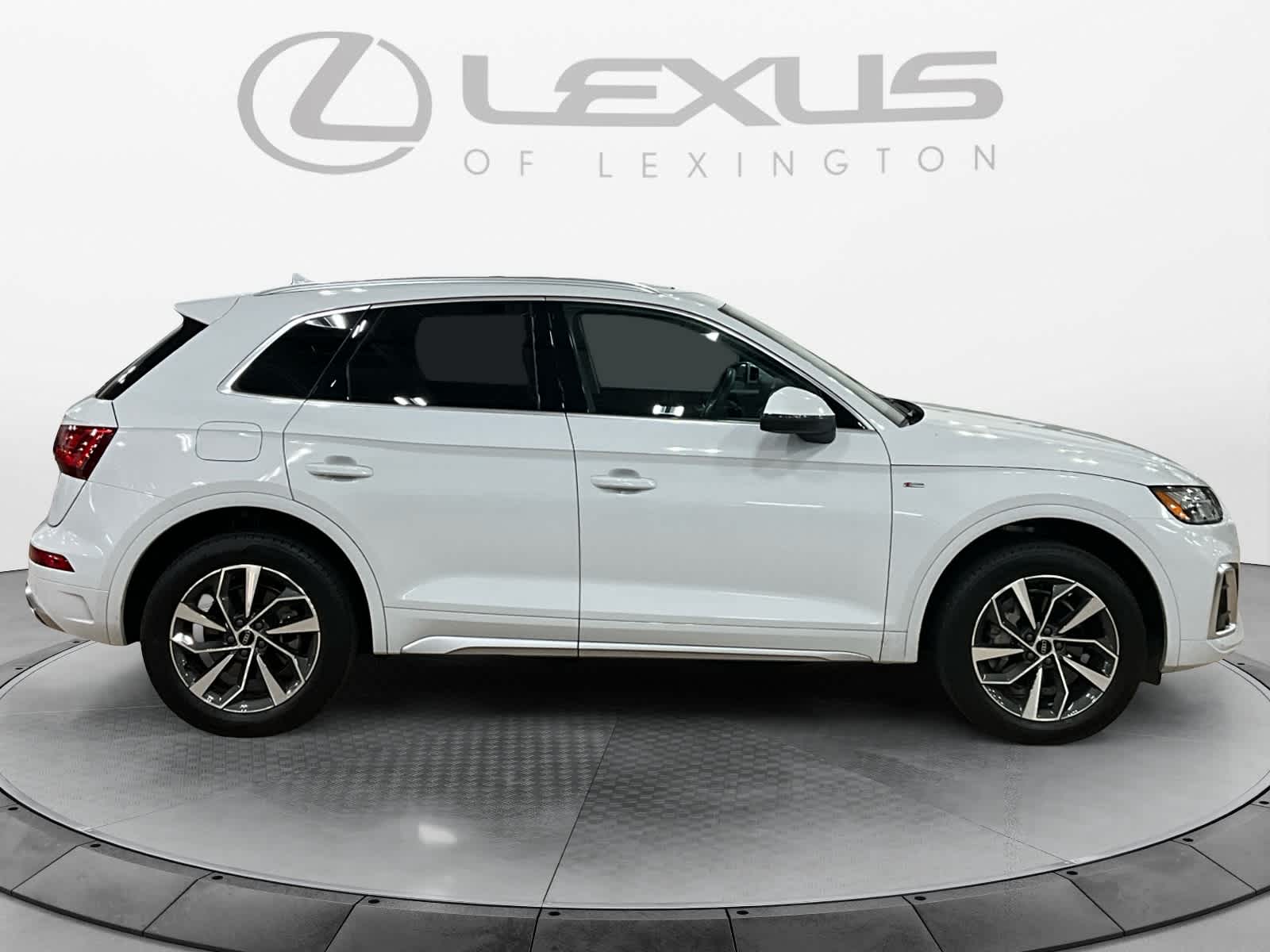2024 Audi Q5 S line Premium Plus