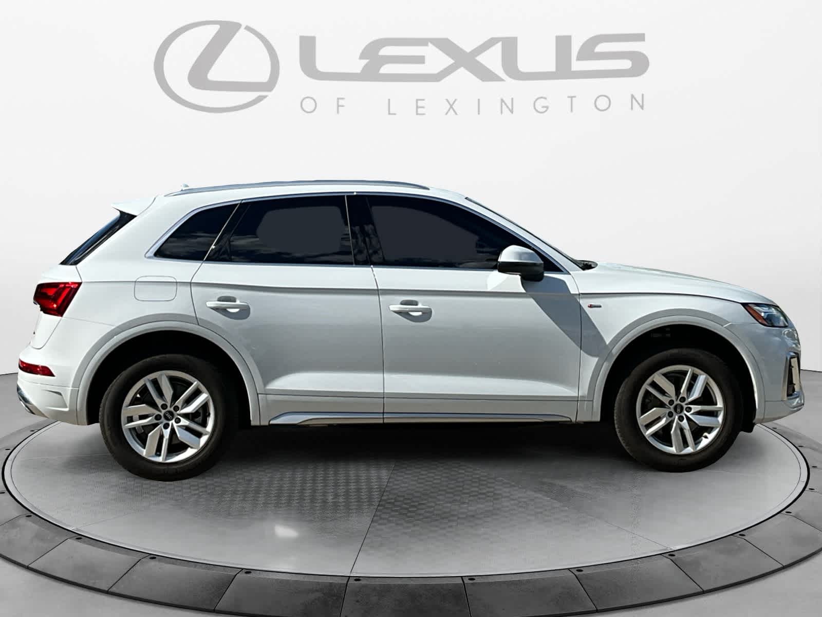2023 Audi Q5 S line Premium