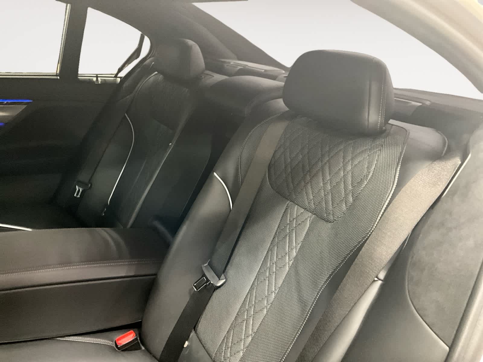 2018 BMW 750i 750i