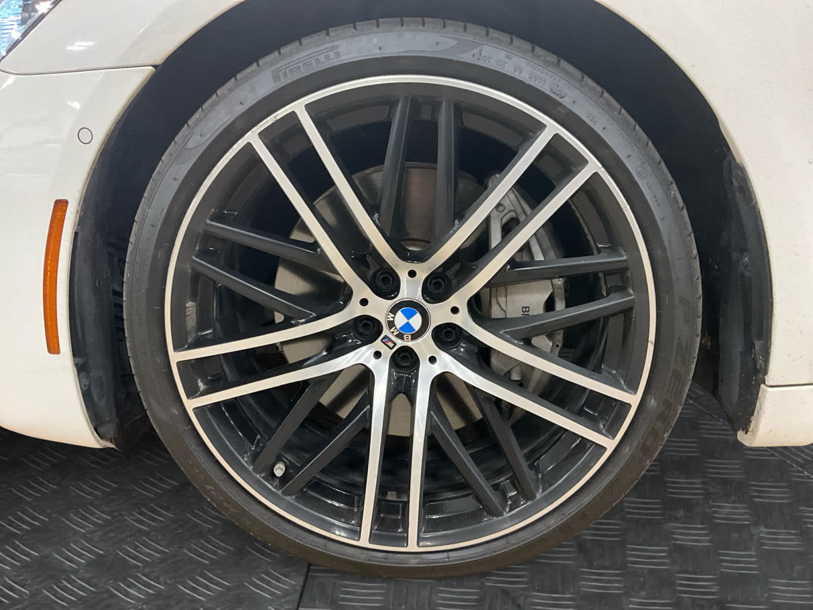 2018 BMW 750i 750i
