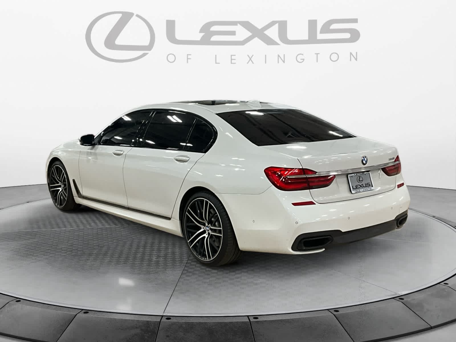 2018 BMW 750i 750i