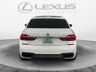 2018 BMW 750i 750i