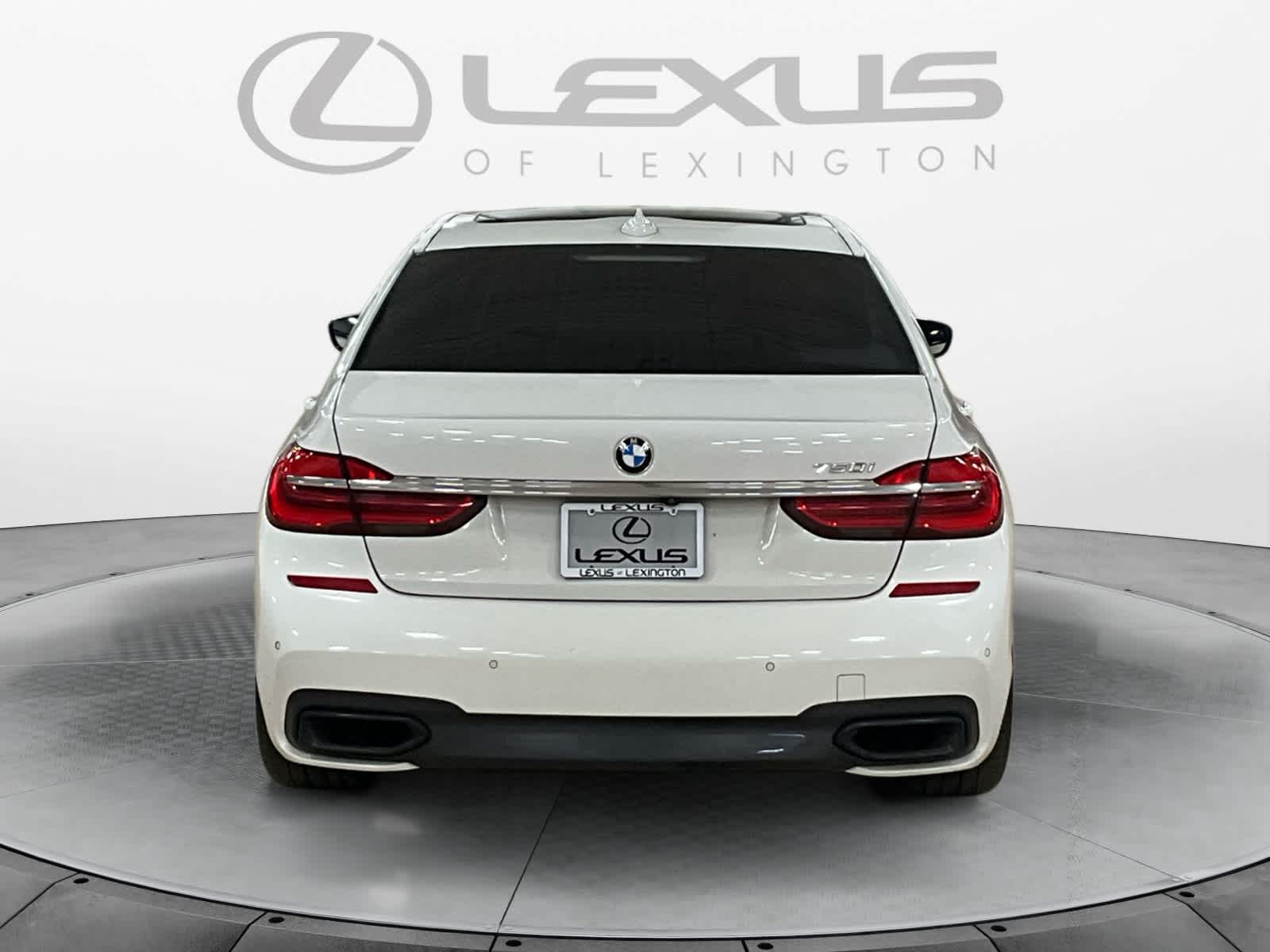 2018 BMW 750i 750i