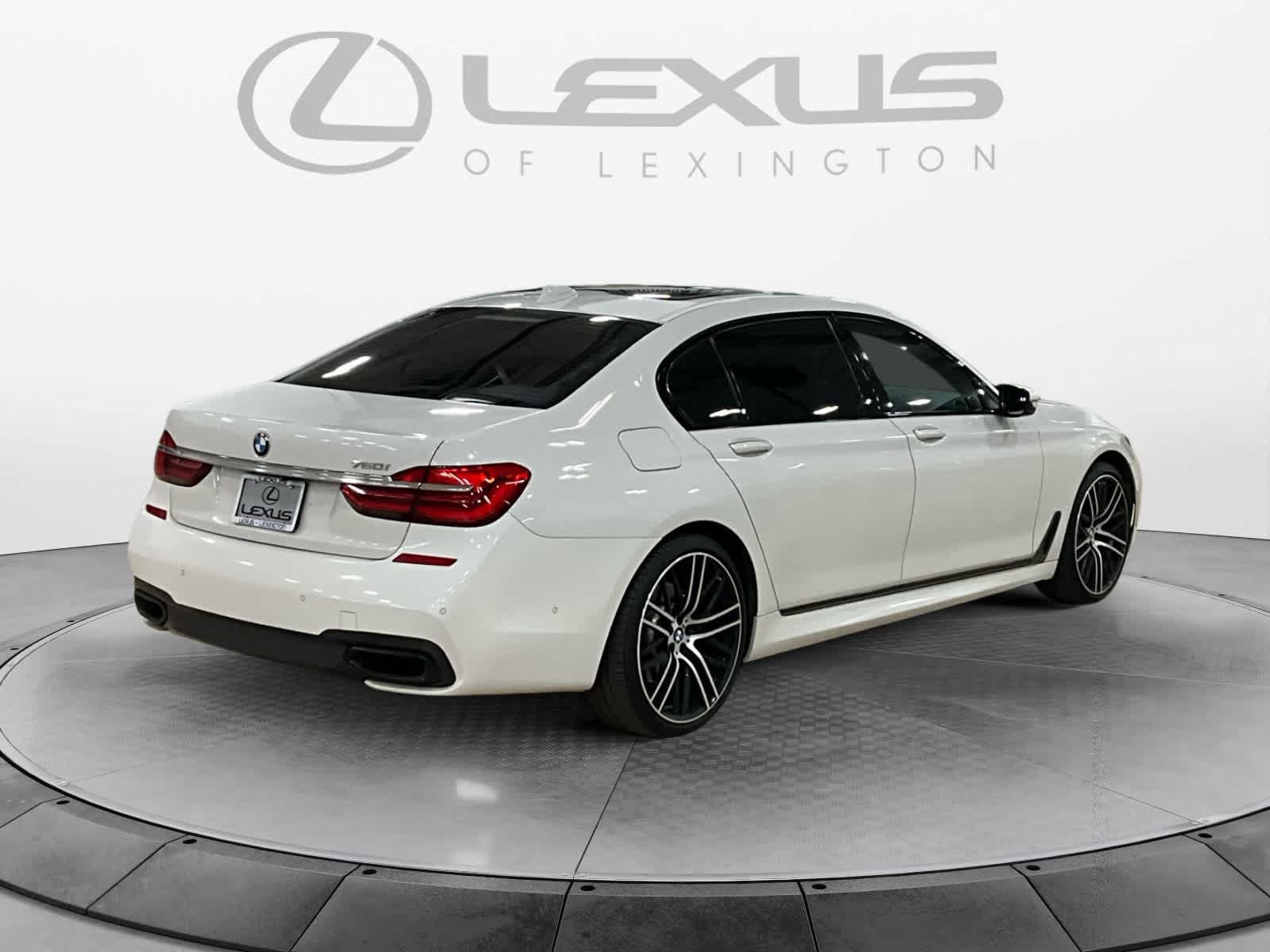 2018 BMW 750i 750i