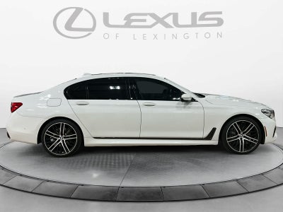 2018 BMW 750i 750i