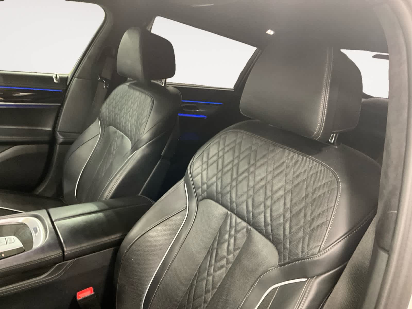 2018 BMW 750i 750i