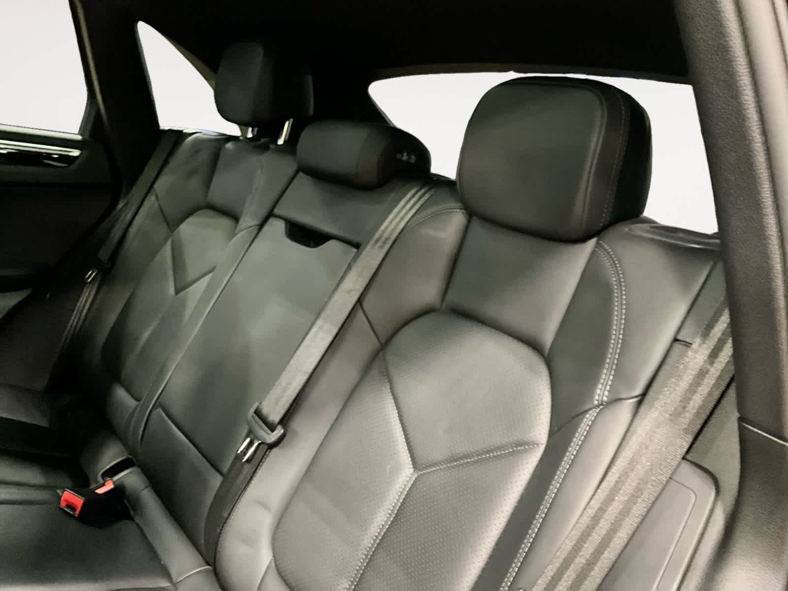 2021 Porsche Macan AWD