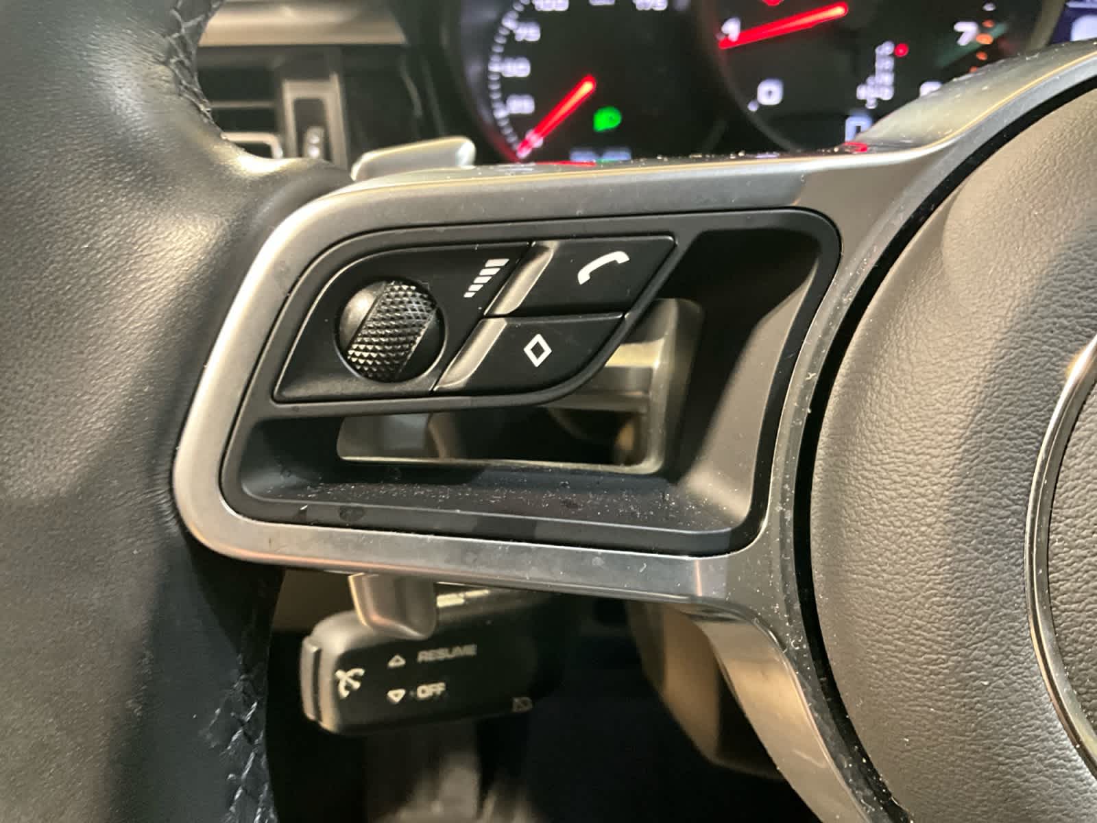 2021 Porsche Macan AWD