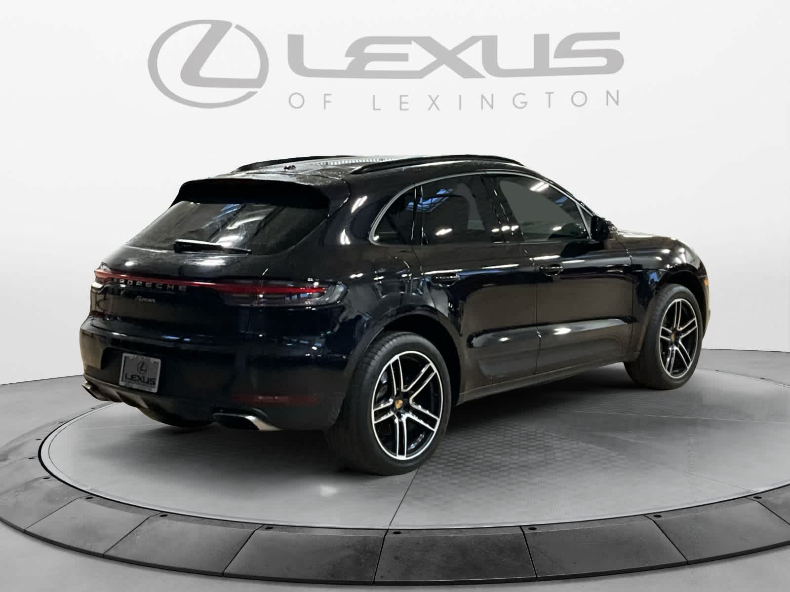 2021 Porsche Macan AWD
