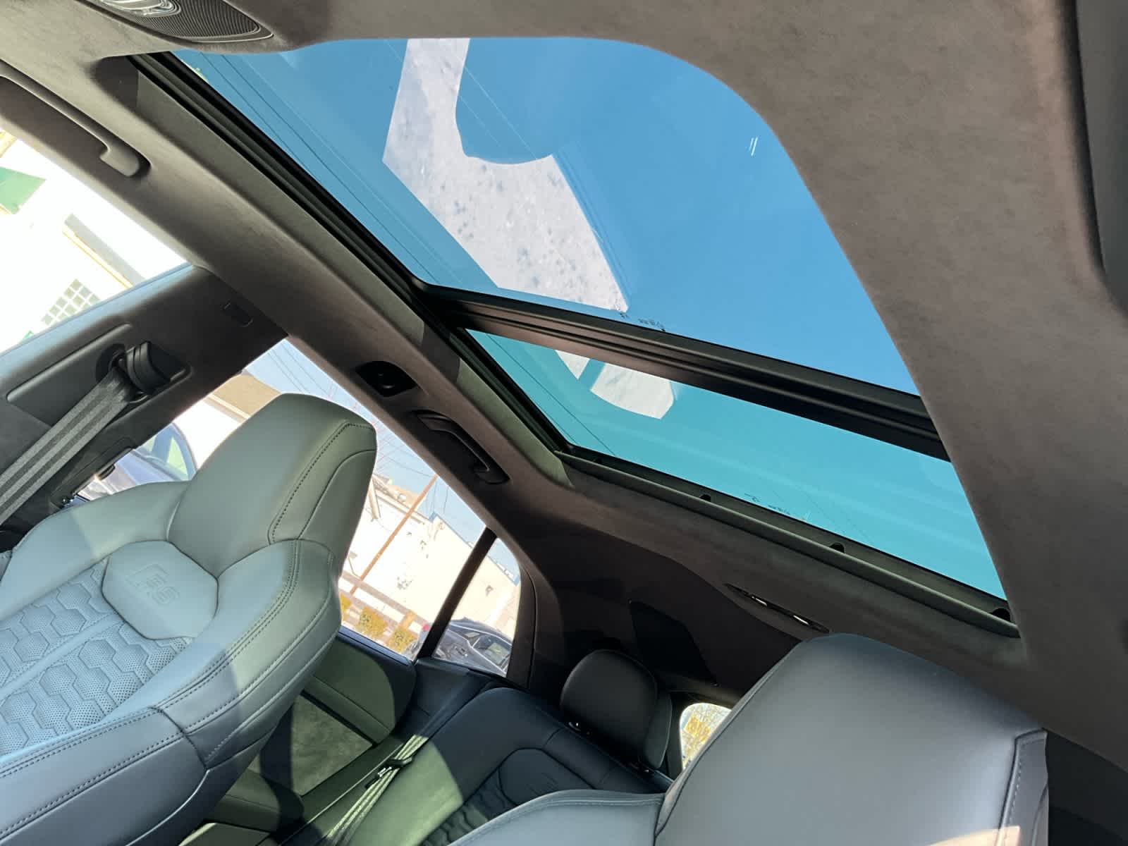 2025 Audi RS Q8 performance