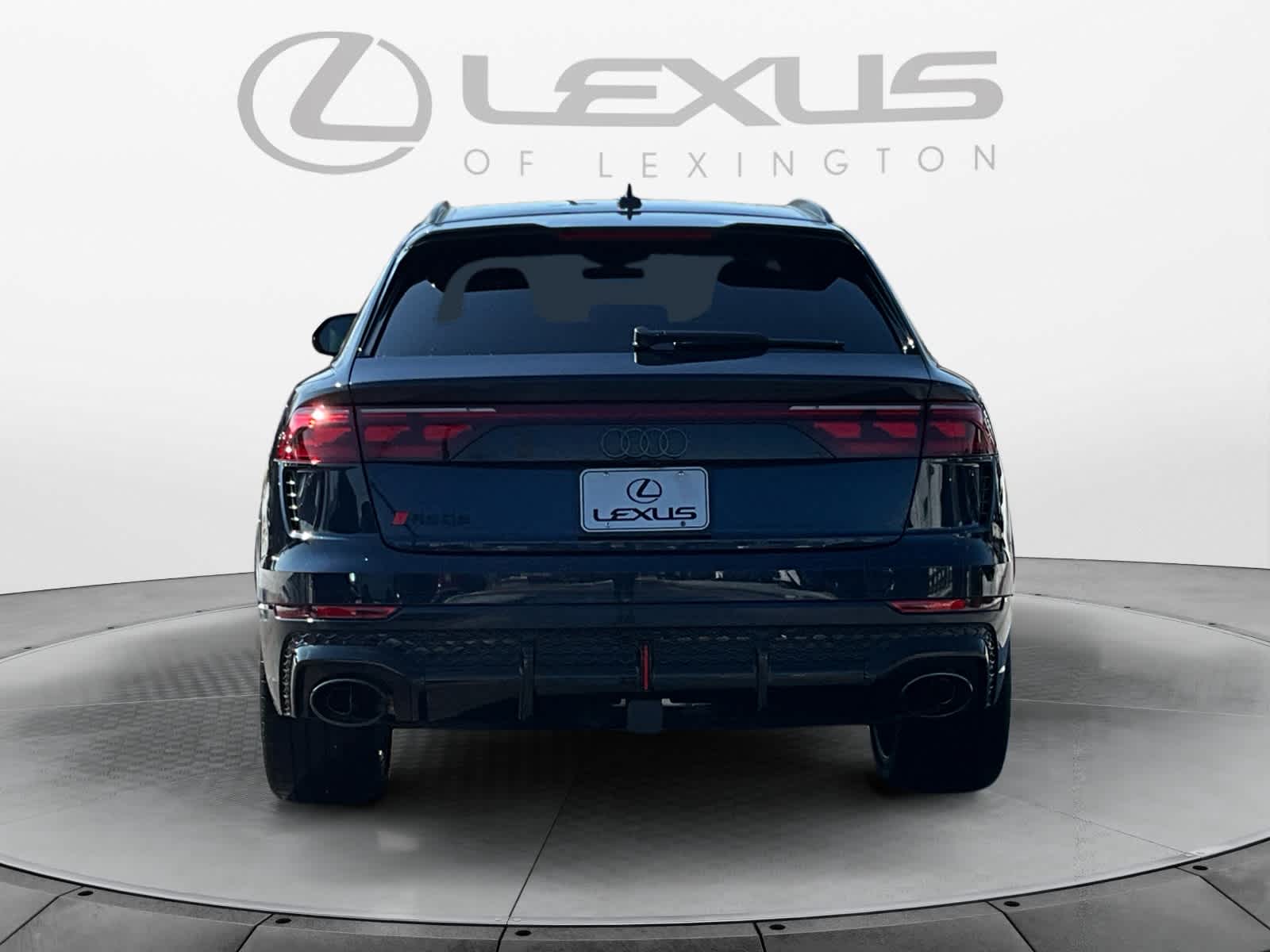 2025 Audi RS Q8 performance