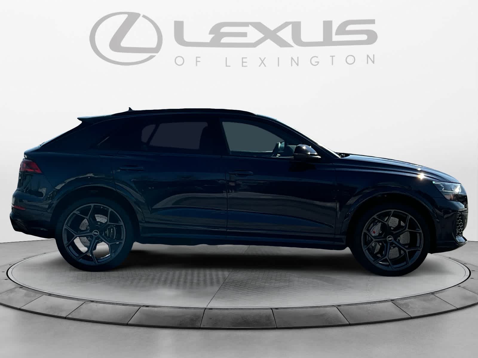 2025 Audi RS Q8 performance