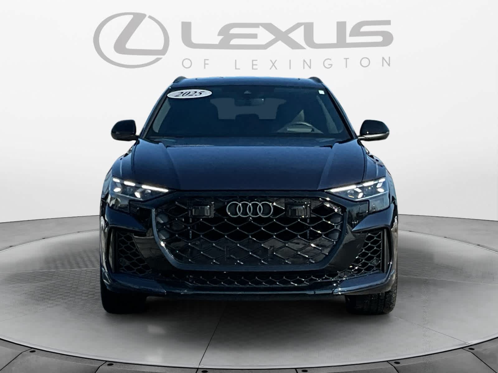 2025 Audi RS Q8 performance