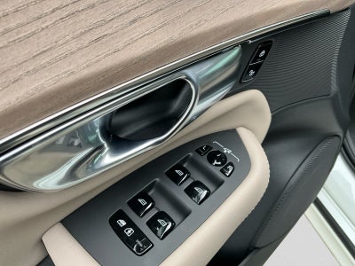 2026 Volvo XC90 Plus