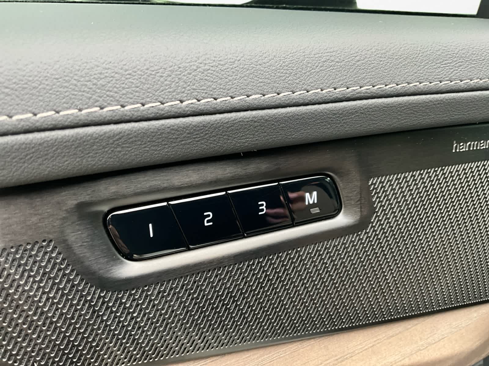 2026 Volvo XC90 Plus