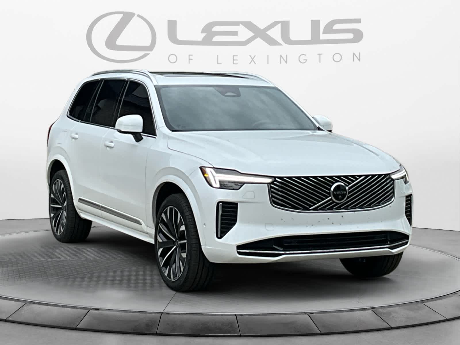 2026 Volvo XC90 Plus