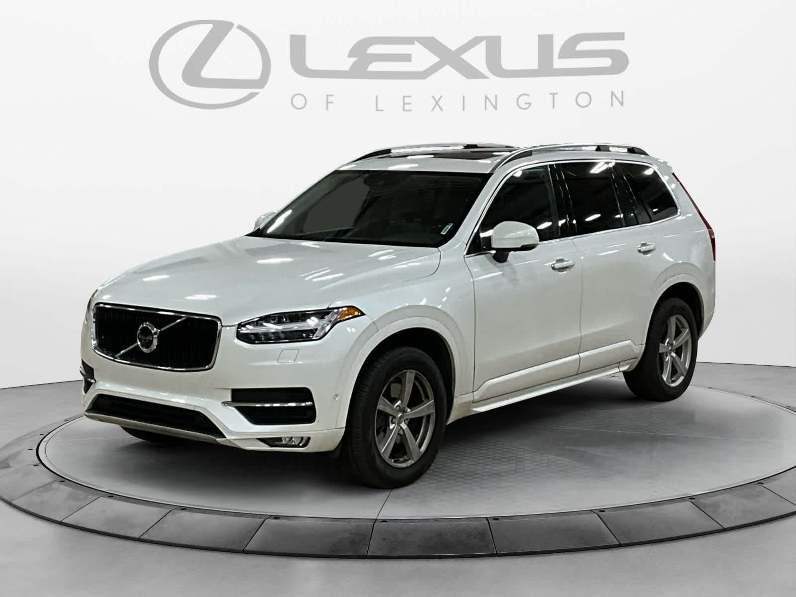 2017 Volvo XC90 Momentum