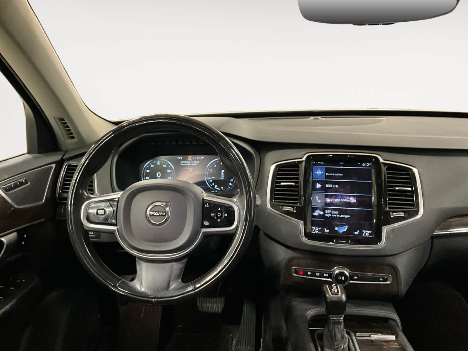 2017 Volvo XC90 Momentum