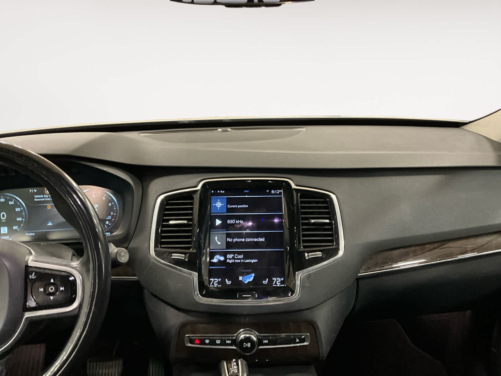 2017 Volvo XC90 Momentum