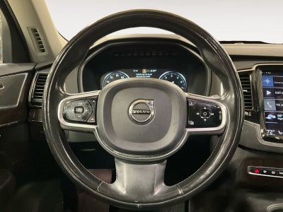 2017 Volvo XC90 Momentum