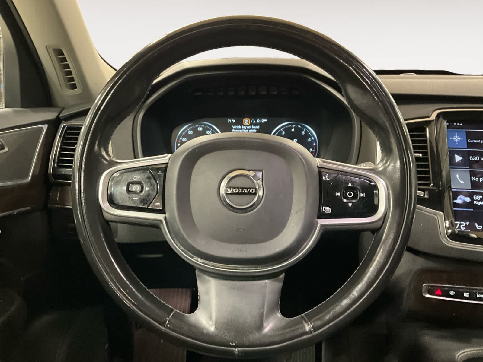 2017 Volvo XC90 Momentum